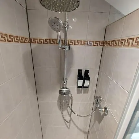 L'entracte, Enjoy A 3 Stars Break In アパート スダン